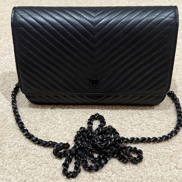 Used Chanel Chevron So Black Lambskin Wallet on Chain WOC - Picture 1 of 13